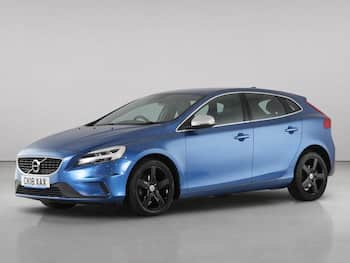 Used Volvo V40 2018 for sale - 79767607: Photo