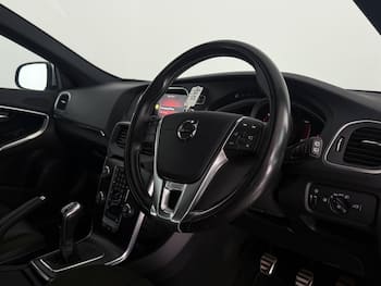 Used Volvo V40 2018 for sale - 79767607: Photo