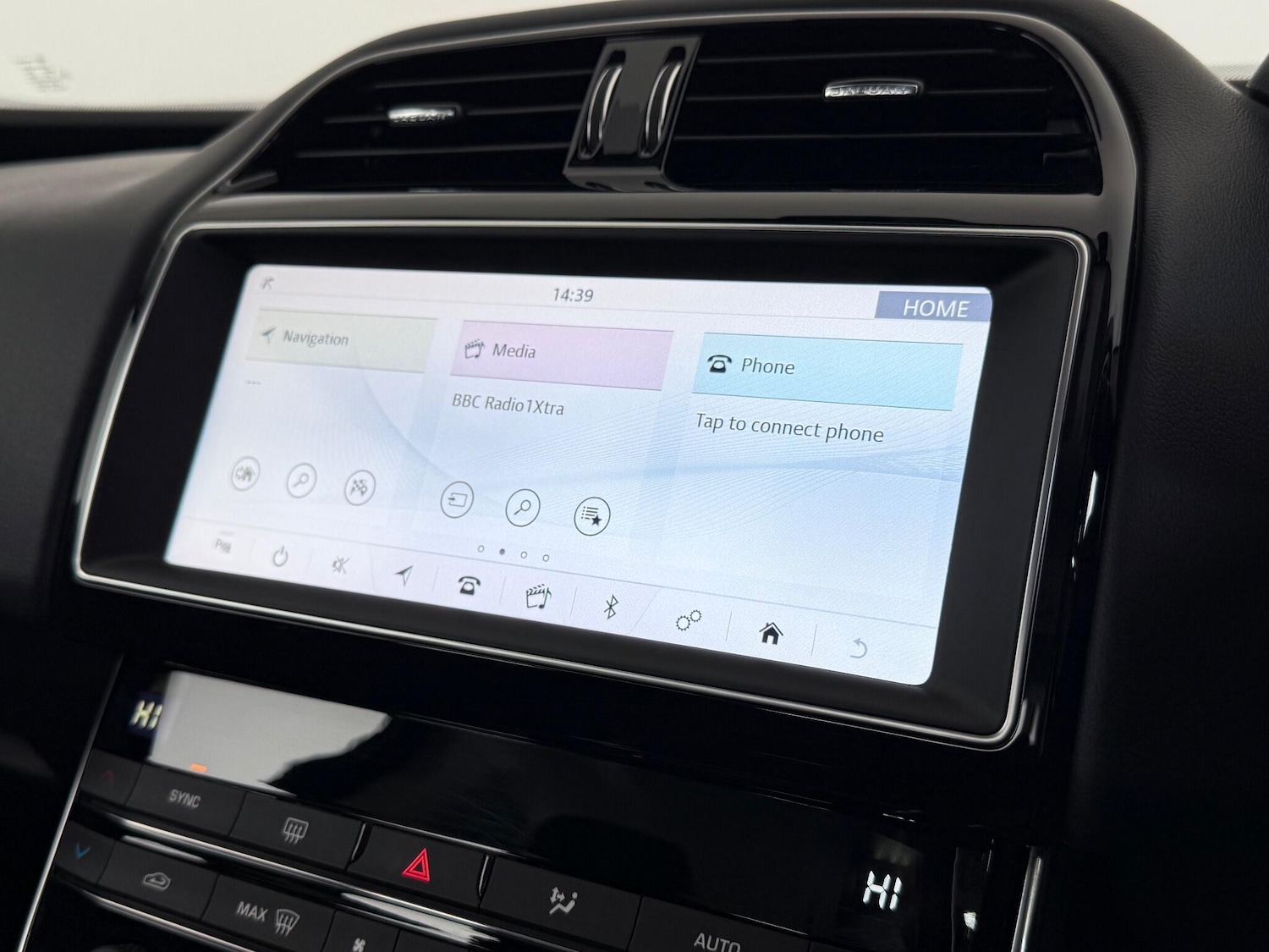 Used Jaguar XE 2019 for sale - 76467046: Photo 29