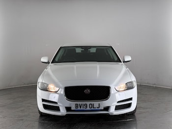 Used Jaguar XE 2019 for sale - 76467046: Photo
