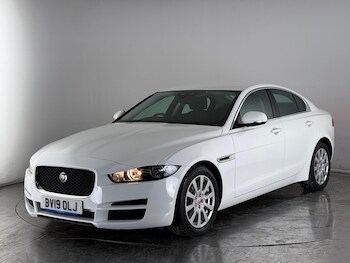 Used Jaguar XE 2019 for sale - 76467046: Photo