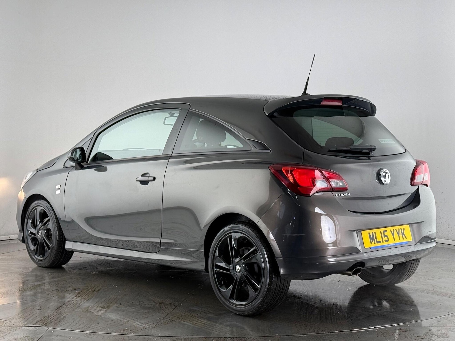Used Vauxhall Corsa 2015 for sale - 77221942: Photo 3