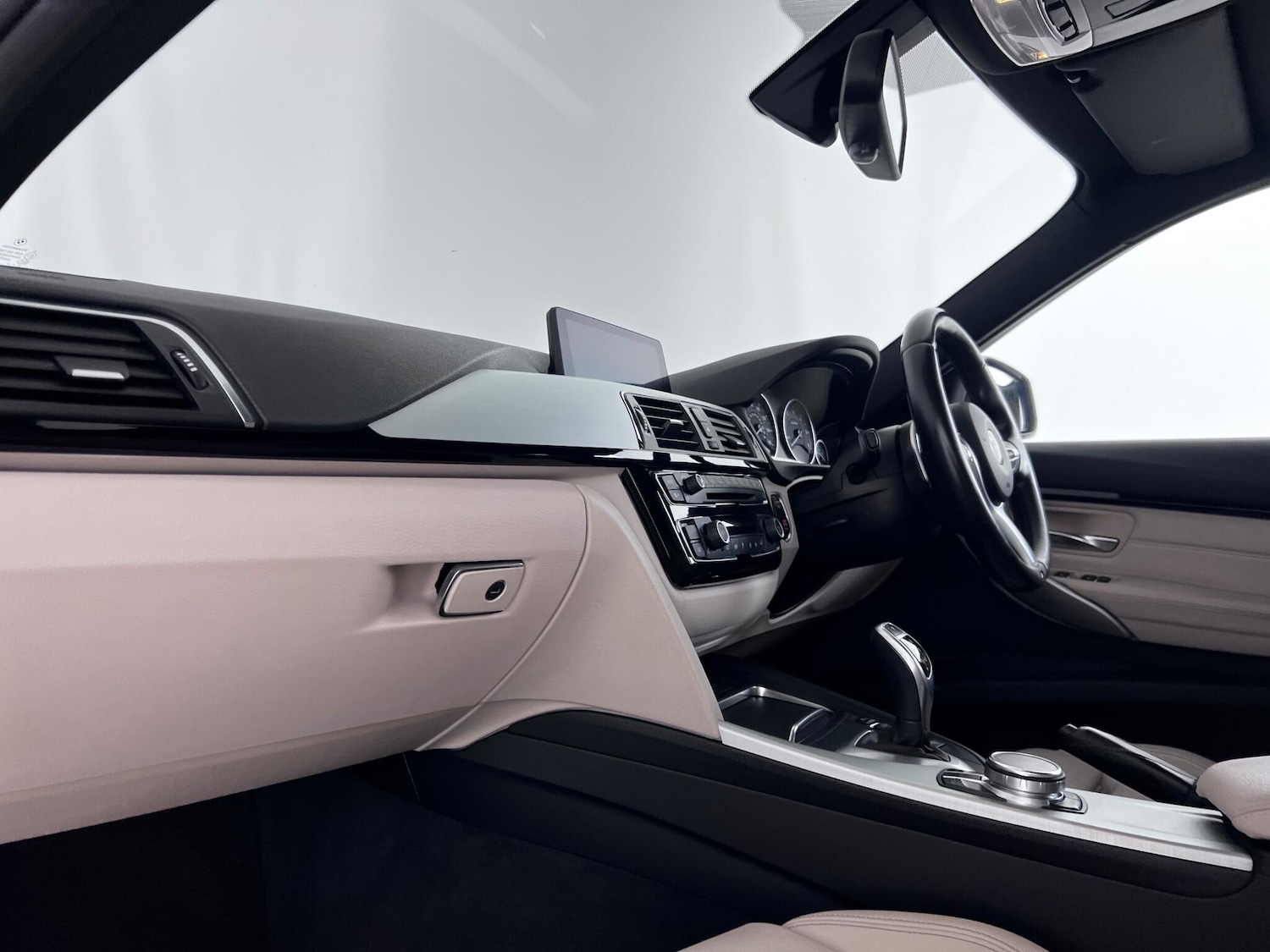 Used BMW 3 Series 2017 for sale - 77260246: Photo 13