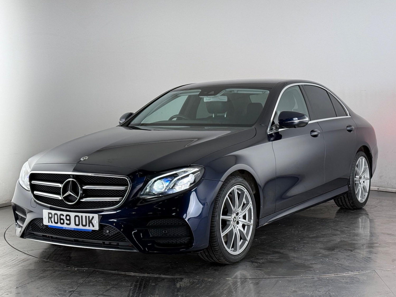 Used Mercedes-Benz E Class 2019 for sale - 77730840: Photo 3