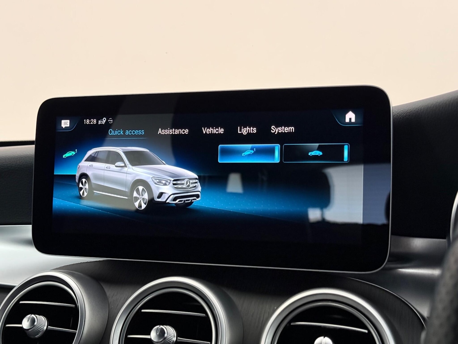 Used Mercedes-Benz GLC 2020 for sale - 78101528: Photo 28