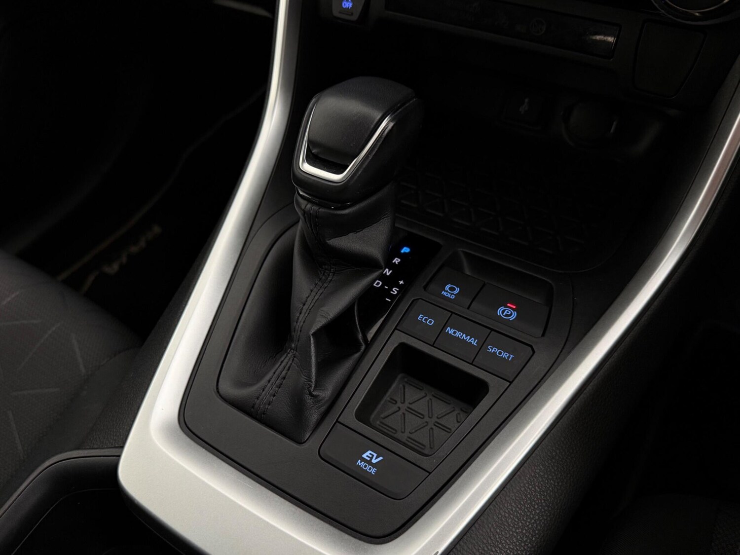 Used Toyota RAV4 2022 for sale - 77587452: Photo 30