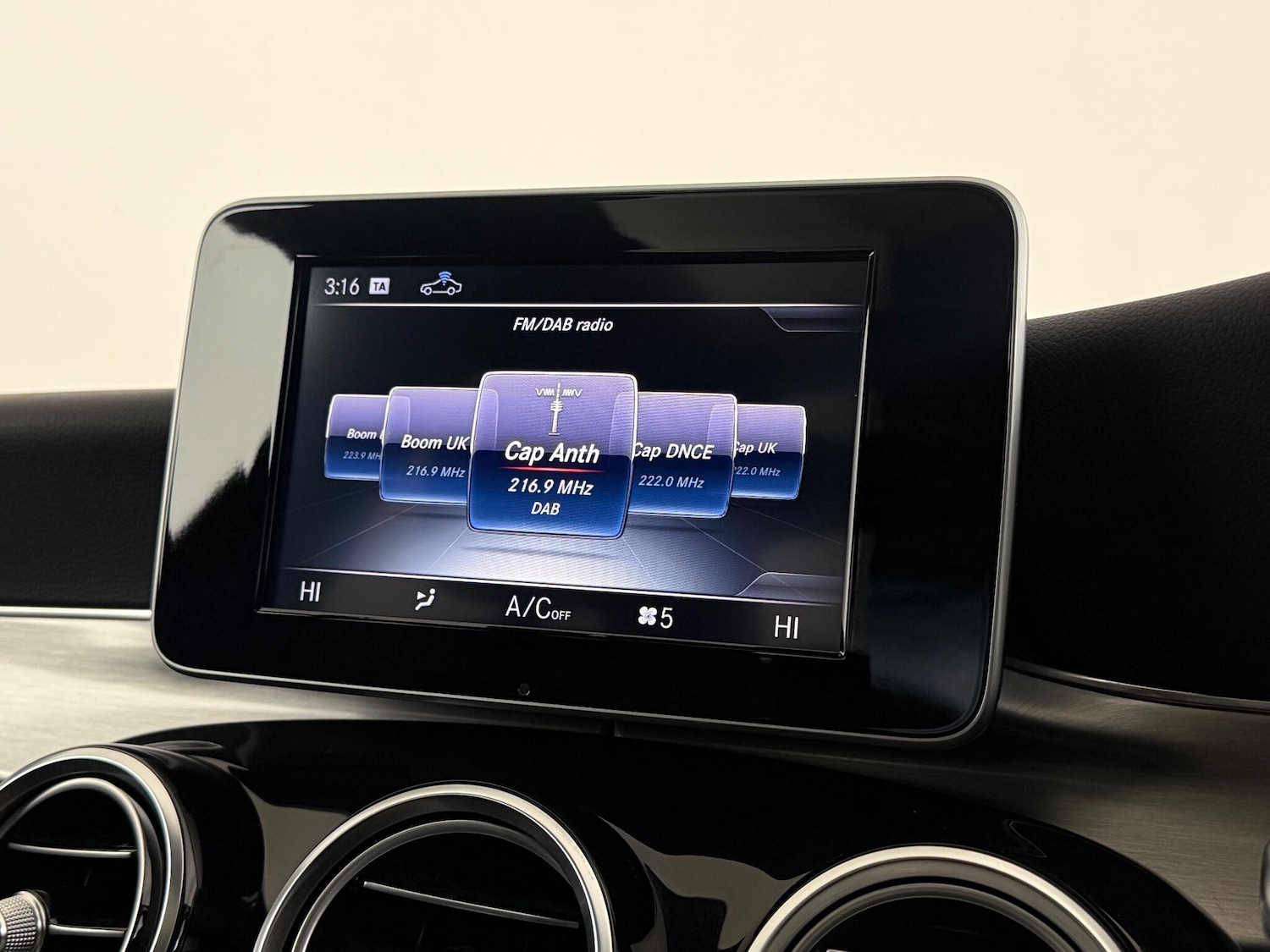 Used Mercedes-Benz C Class 2018 for sale - 77156091: Photo 26