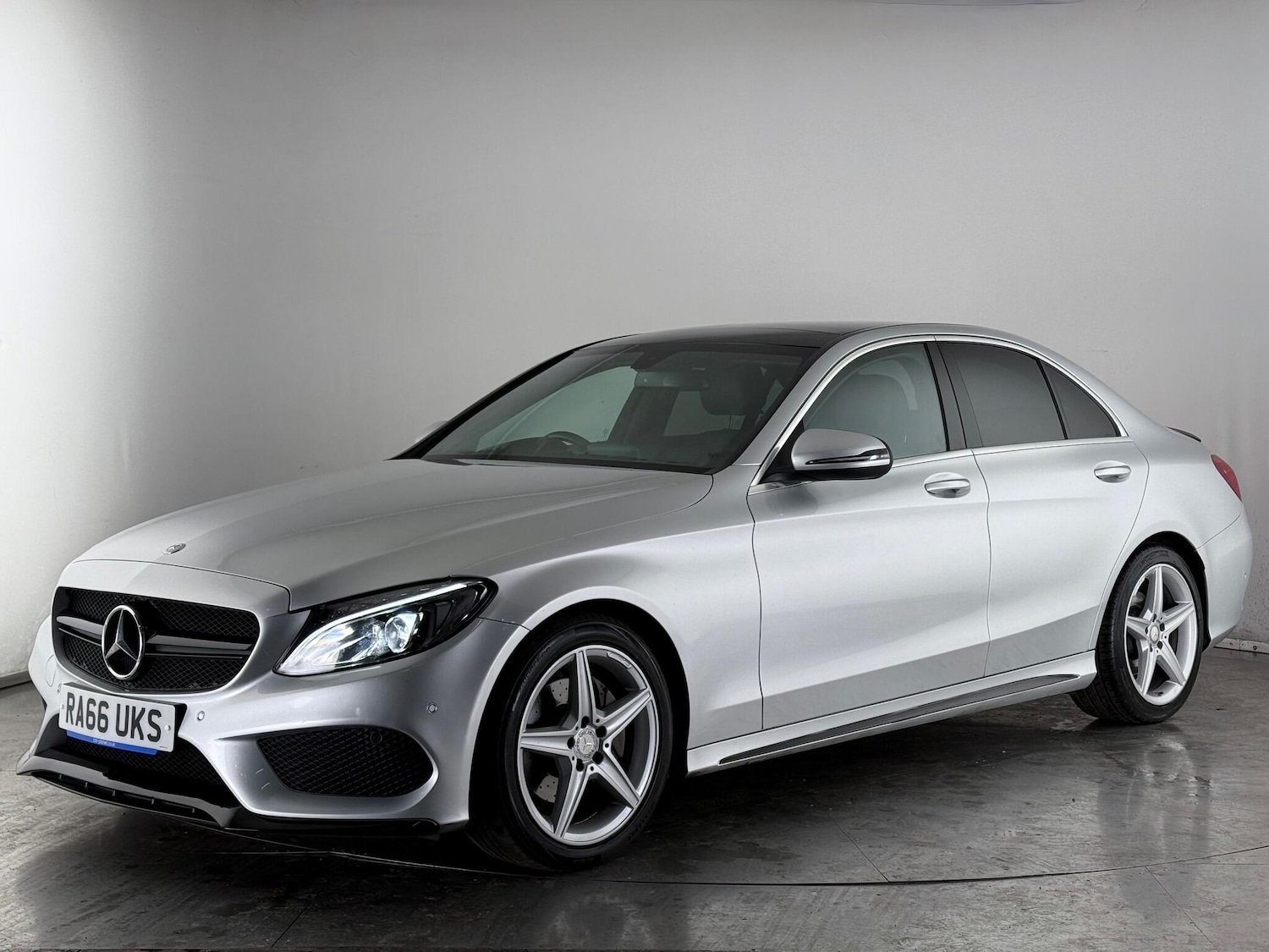 Used Mercedes-Benz C Class 2018 for sale - 77156091: Photo 5