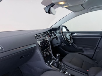 Used Volkswagen Golf 2019 for sale - 79189181: Photo