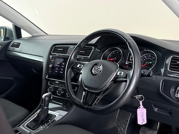 Used Volkswagen Golf 2018 for sale - 79497284: Photo
