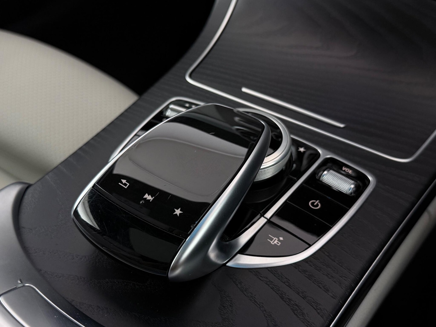 Used Mercedes-Benz C Class 2017 for sale - 77081898: Photo 32