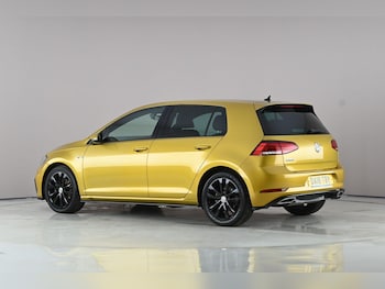 Used Volkswagen Golf 2018 for sale - 77883632: Photo