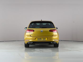 Used Volkswagen Golf 2018 for sale - 77883632: Photo