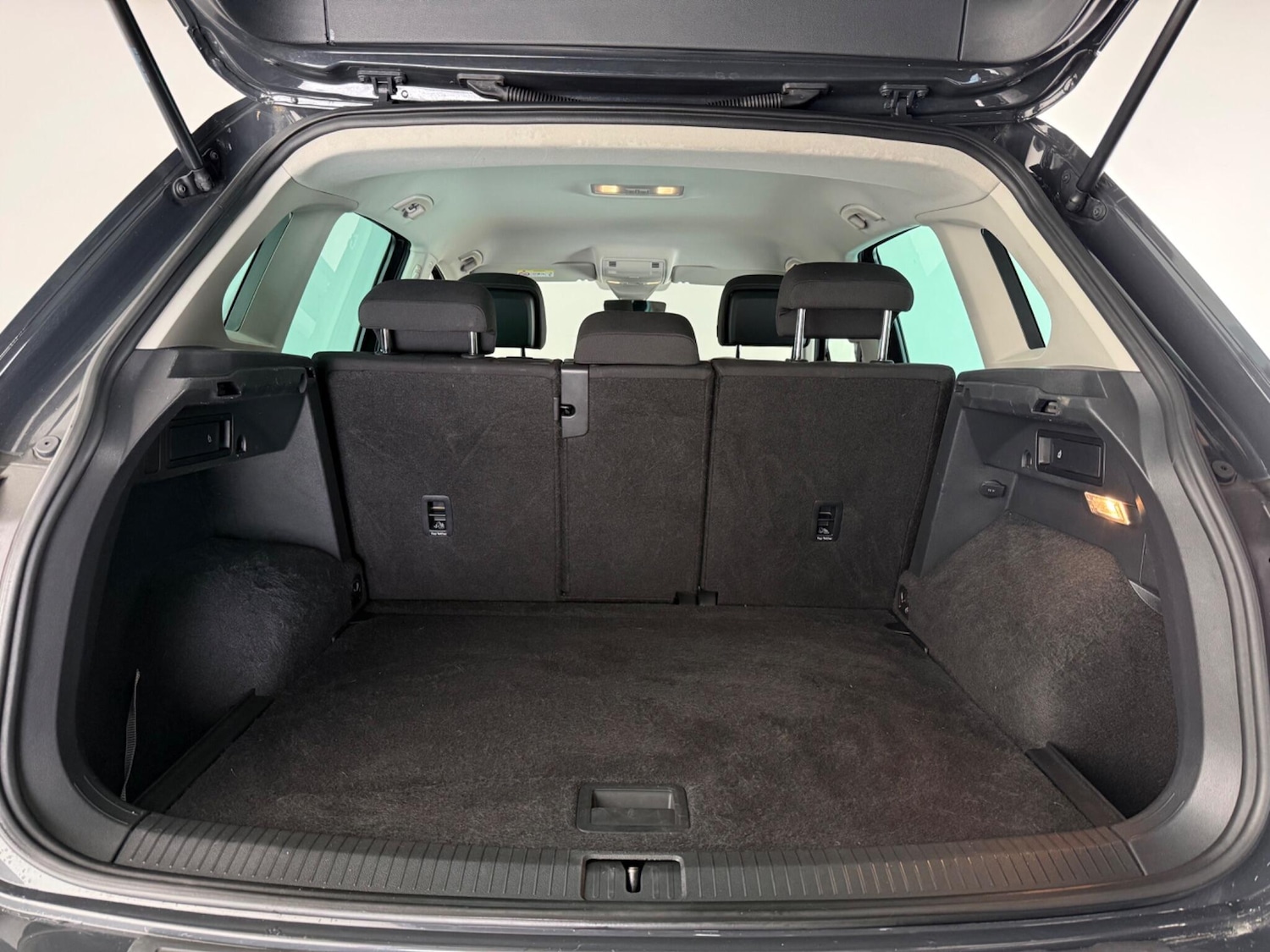 Used Volkswagen Tiguan 2019 for sale - 77371818: Photo 9