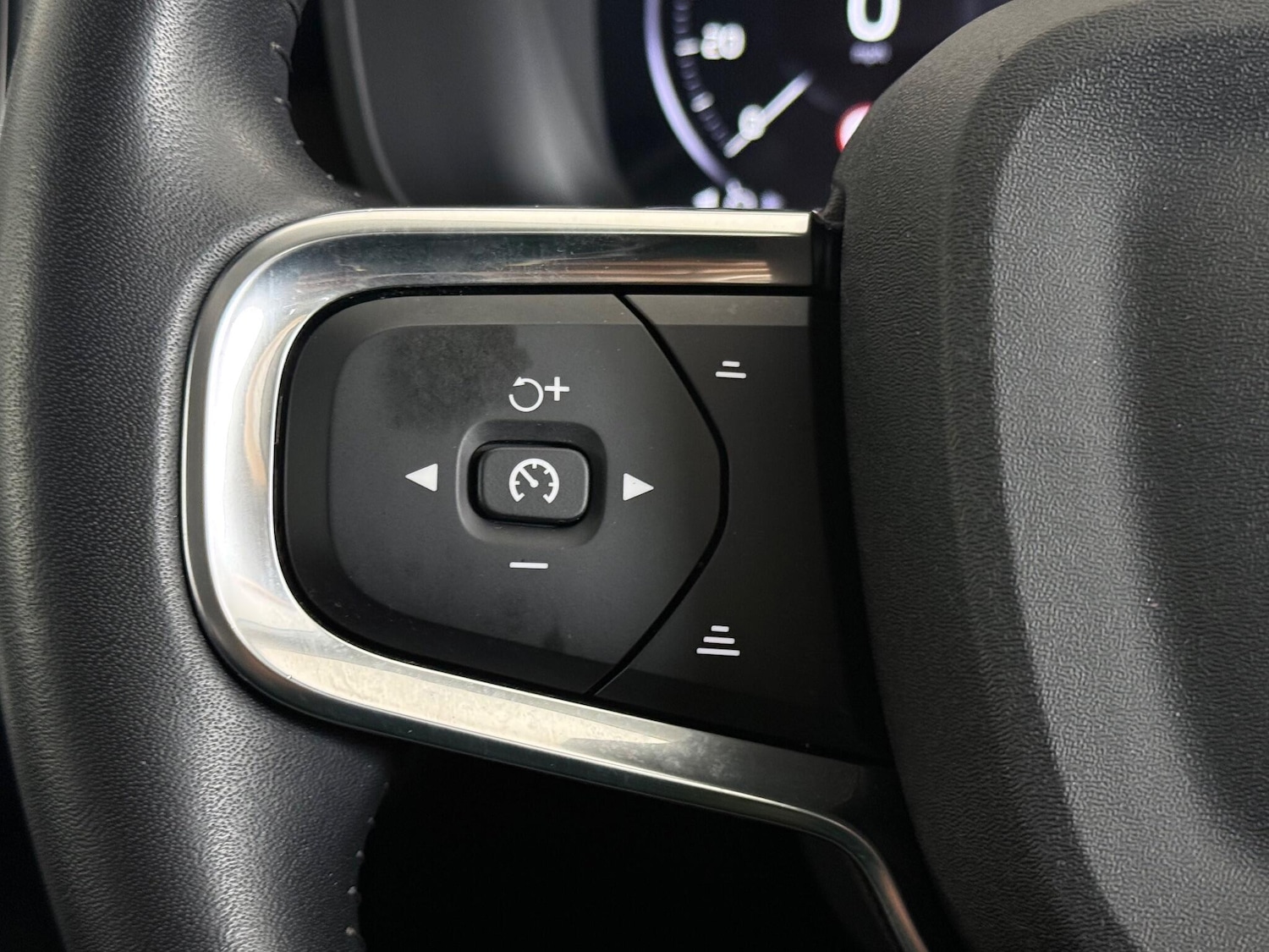 Used Volvo XC40 2021 for sale - 76467048: Photo 27