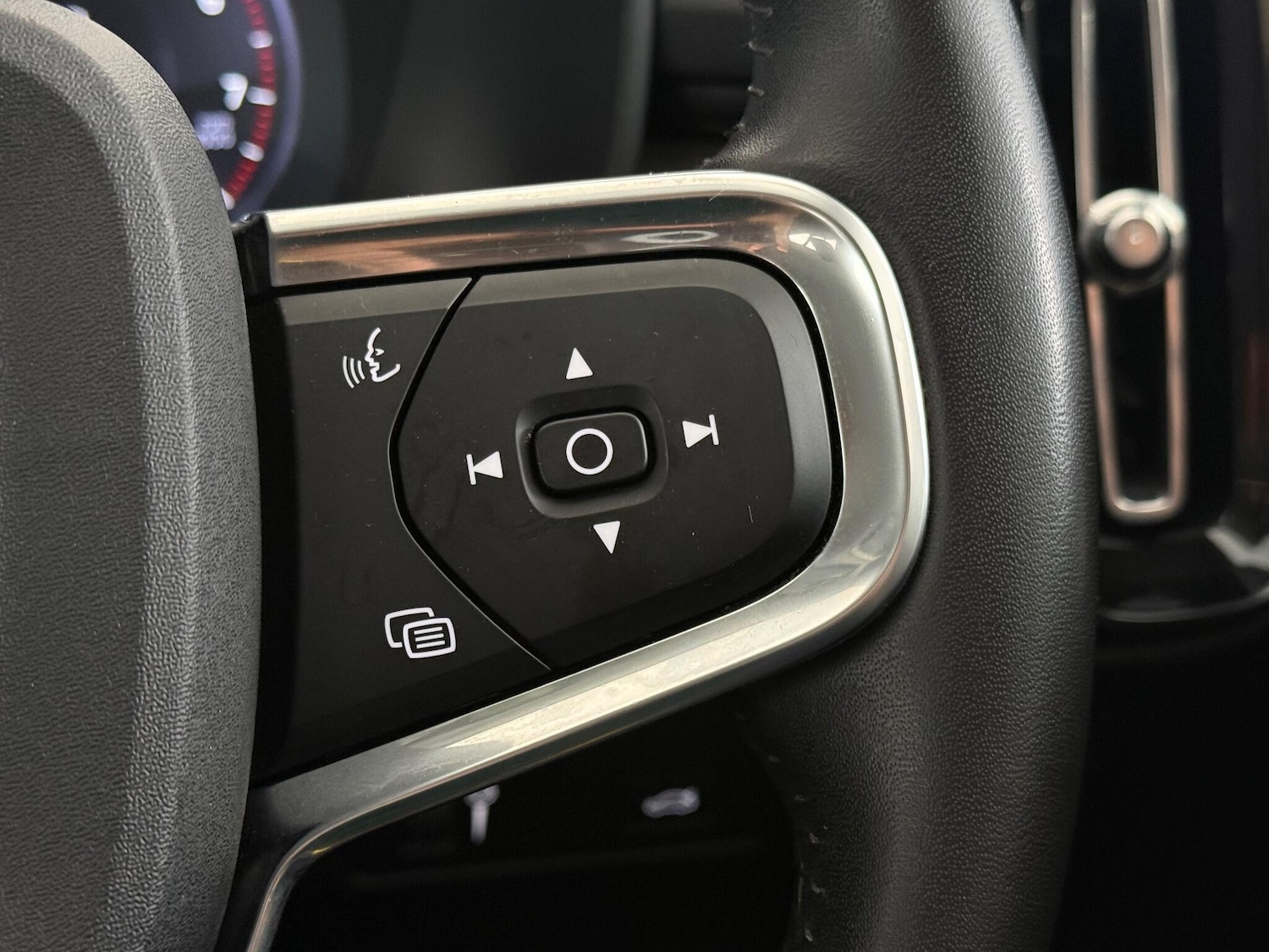 Used Volvo XC40 2021 for sale - 76467048: Photo 28