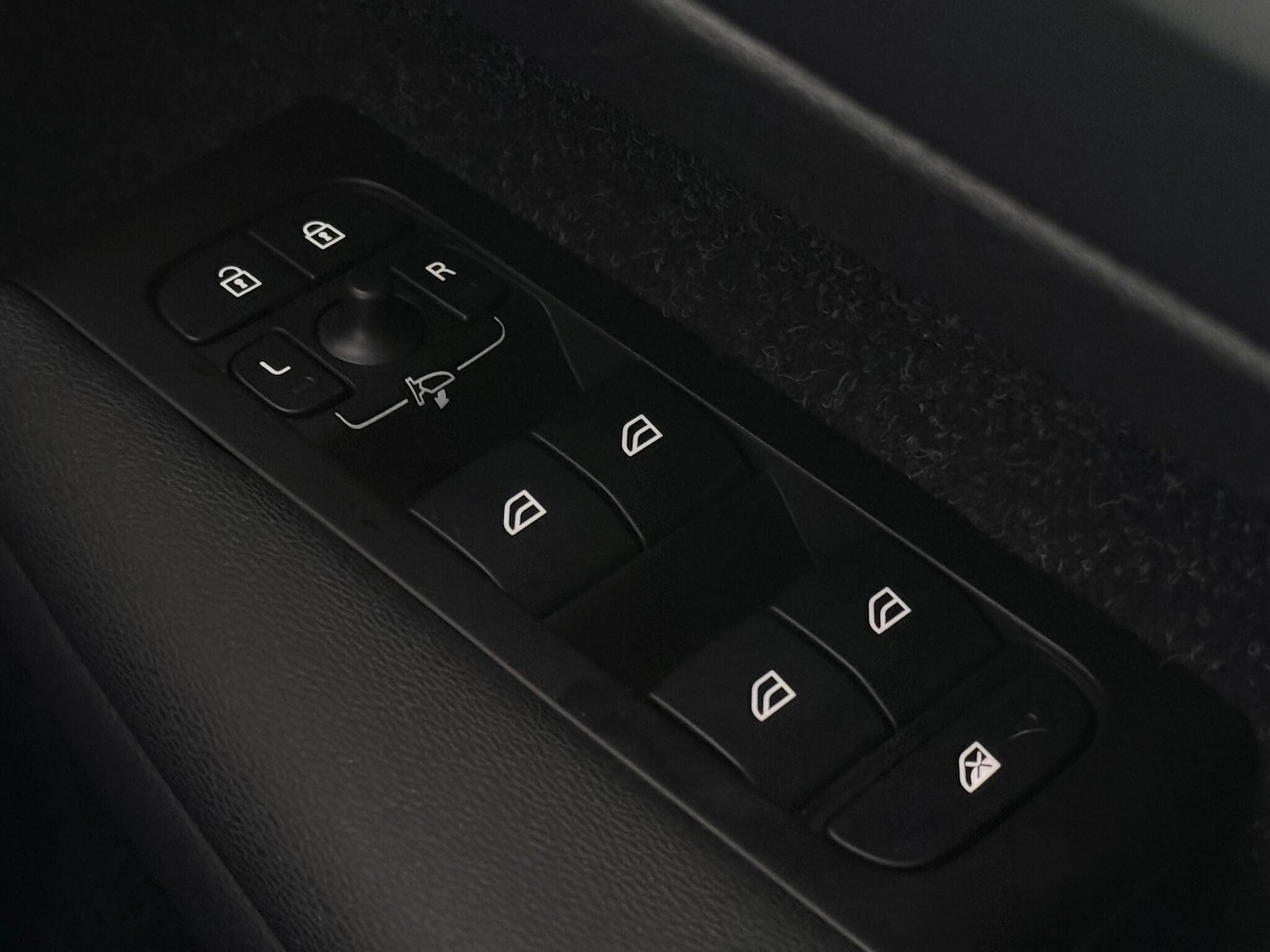 Used Volvo XC40 2021 for sale - 76467048: Photo 42