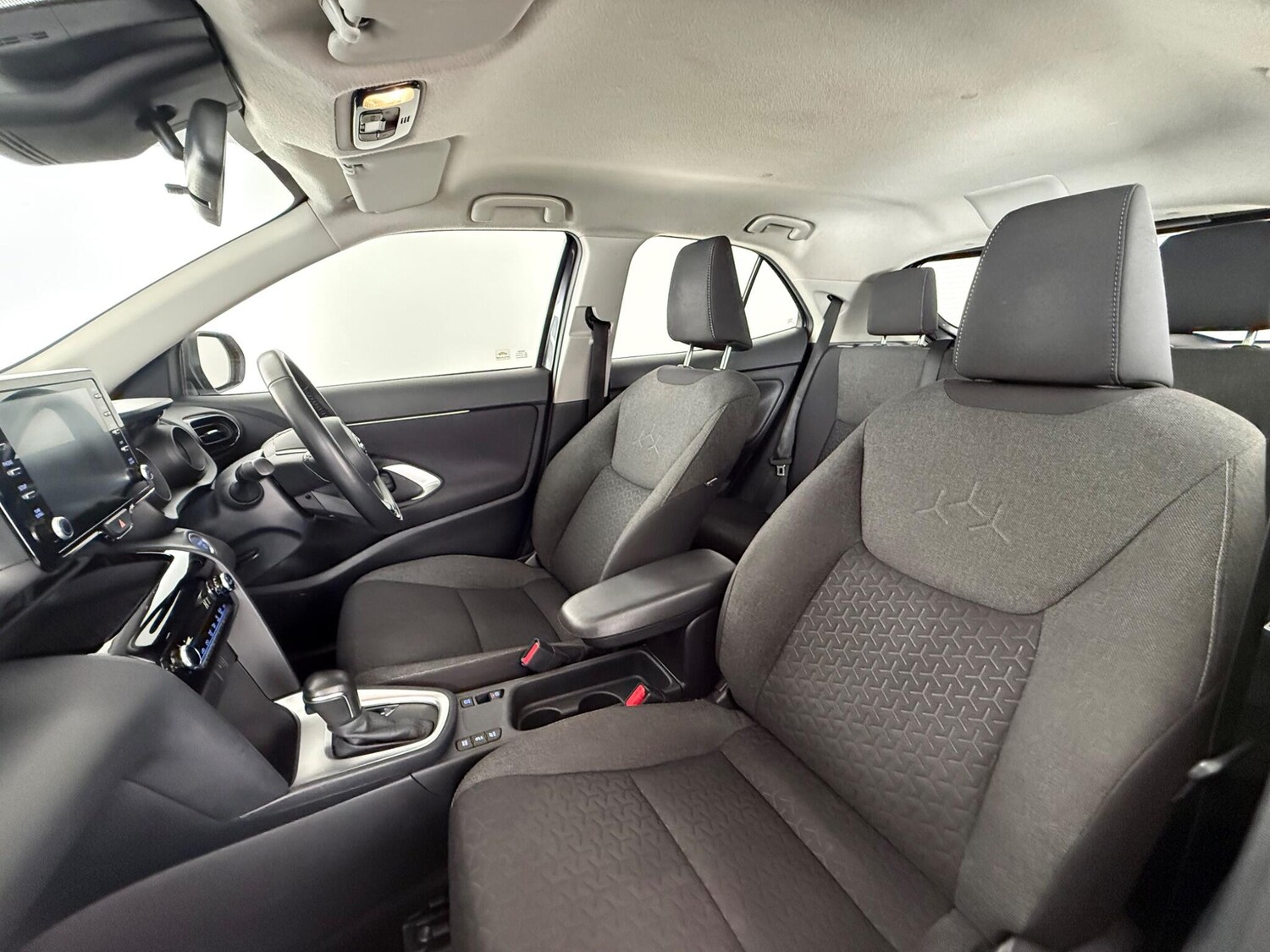 Used Toyota Yaris Cross 2023 for sale - 77730844: Photo 13