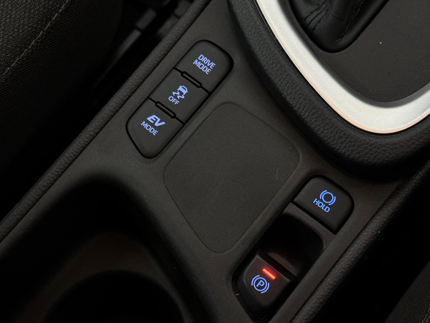 Used Toyota Yaris Cross 2023 for sale - 77730844: Photo 30