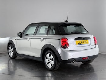 Used MINI Hatch 2019 for sale - 76124204: Photo