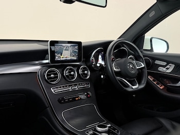 Used Mercedes-Benz GLC 2019 for sale - 79120041: Photo