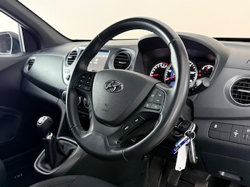 Used Hyundai i10 2018 for sale - 79329044: Photo