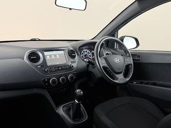 Used Hyundai i10 2018 for sale - 79329044: Photo