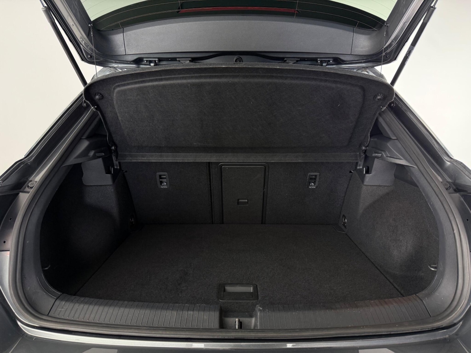 Used Volkswagen T-Roc 2023 for sale - 77760544: Photo 10