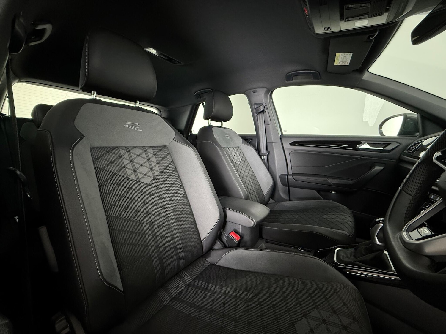 Used Volkswagen T-Roc 2023 for sale - 77760544: Photo 11