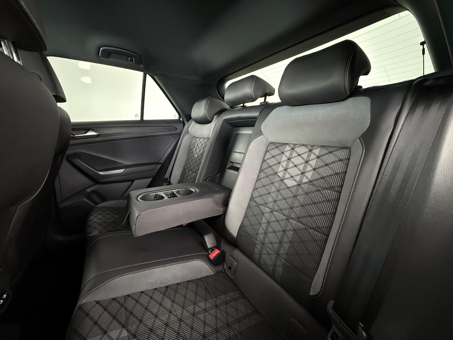 Used Volkswagen T-Roc 2023 for sale - 77760544: Photo 13