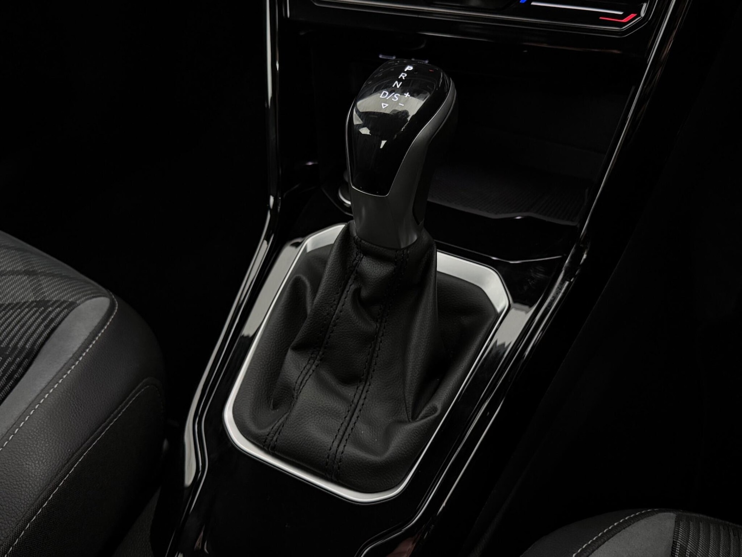 Used Volkswagen T-Roc 2023 for sale - 77760544: Photo 33