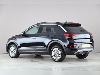 Used Volkswagen T-Roc 2022 for sale - 77970782: Photo