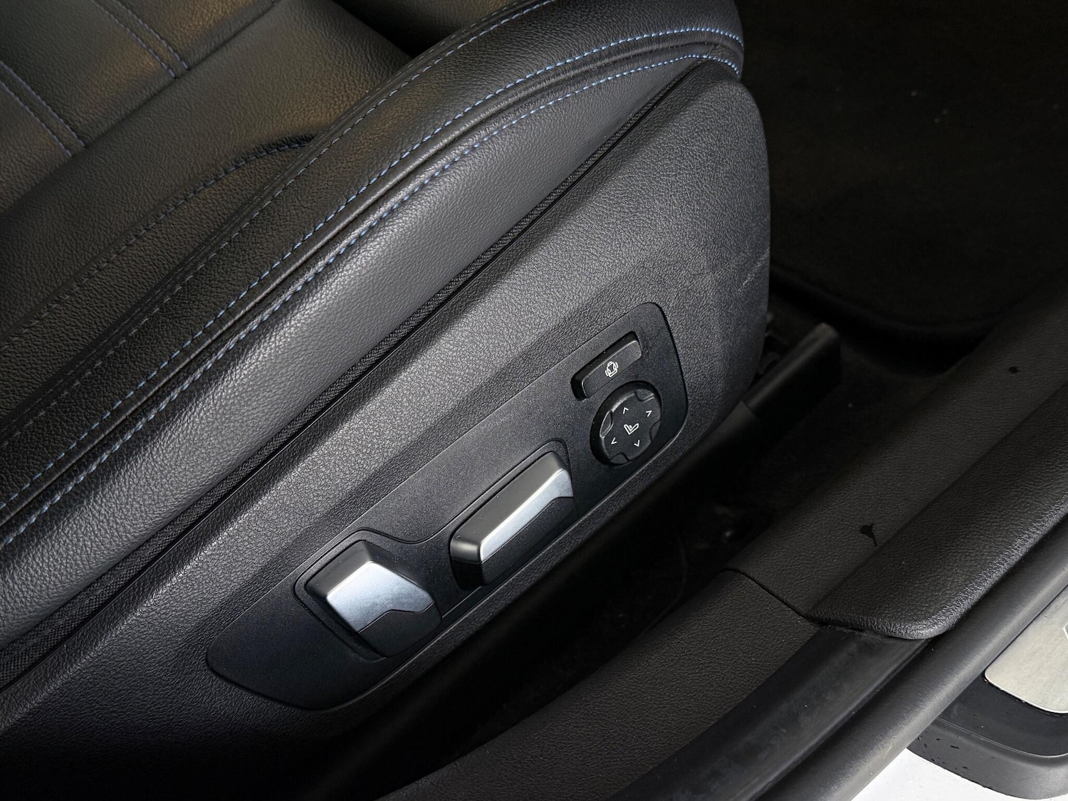 Used BMW 3 Series 2019 for sale - 77260359: Photo 14