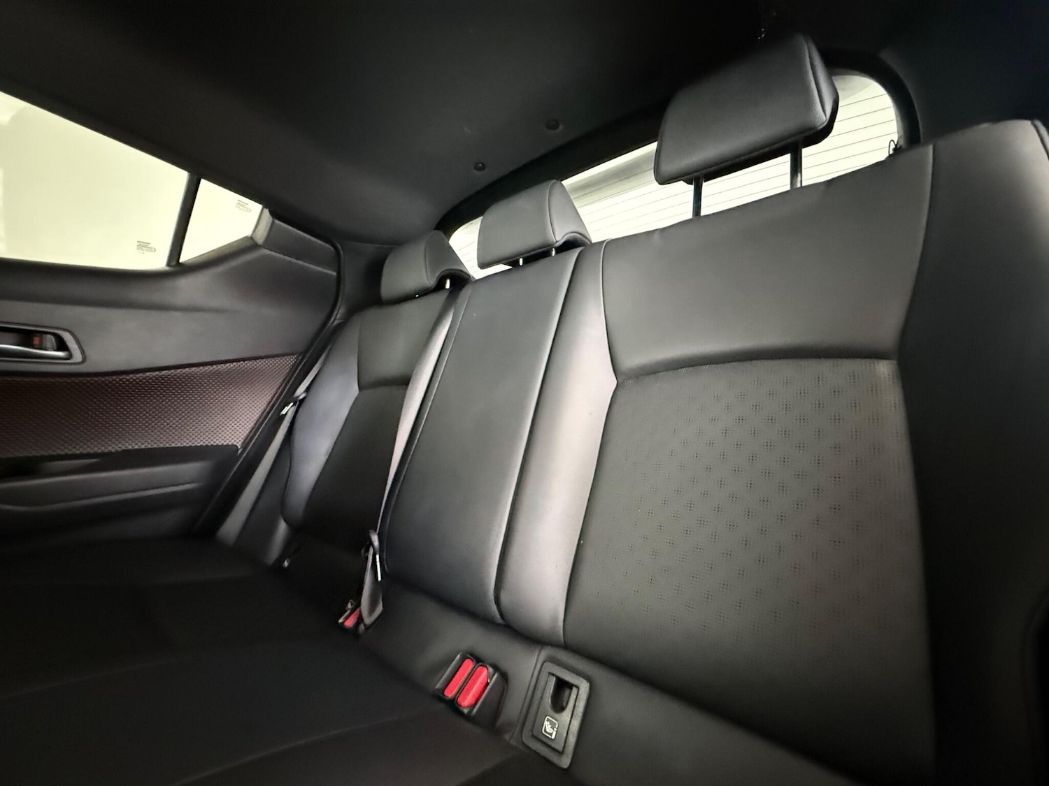 Used Toyota C-HR 2018 for sale - 77359349: Photo 11