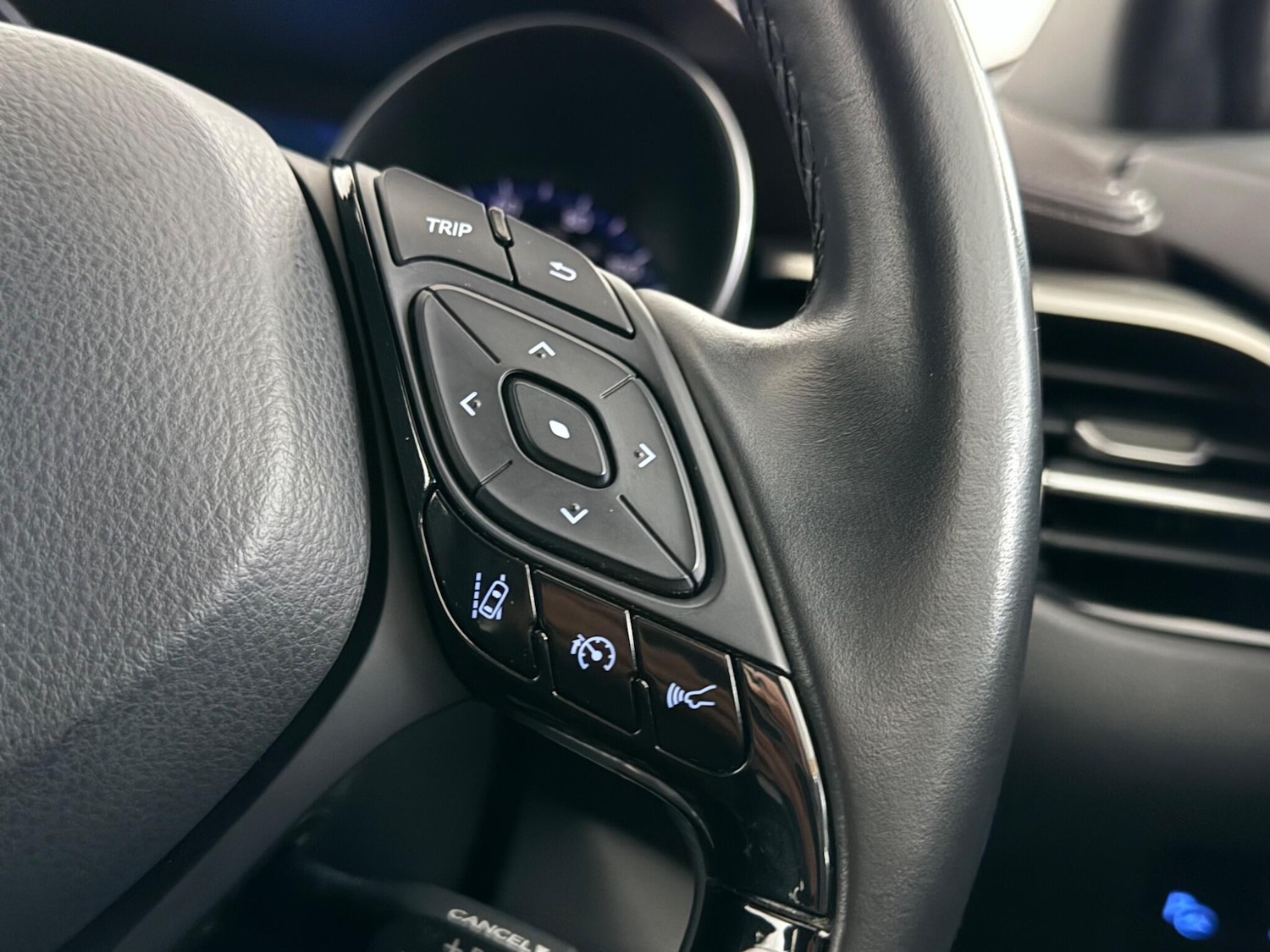 Used Toyota C-HR 2018 for sale - 77359349: Photo 17