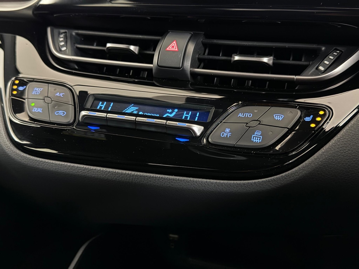 Used Toyota C-HR 2018 for sale - 77359349: Photo 25