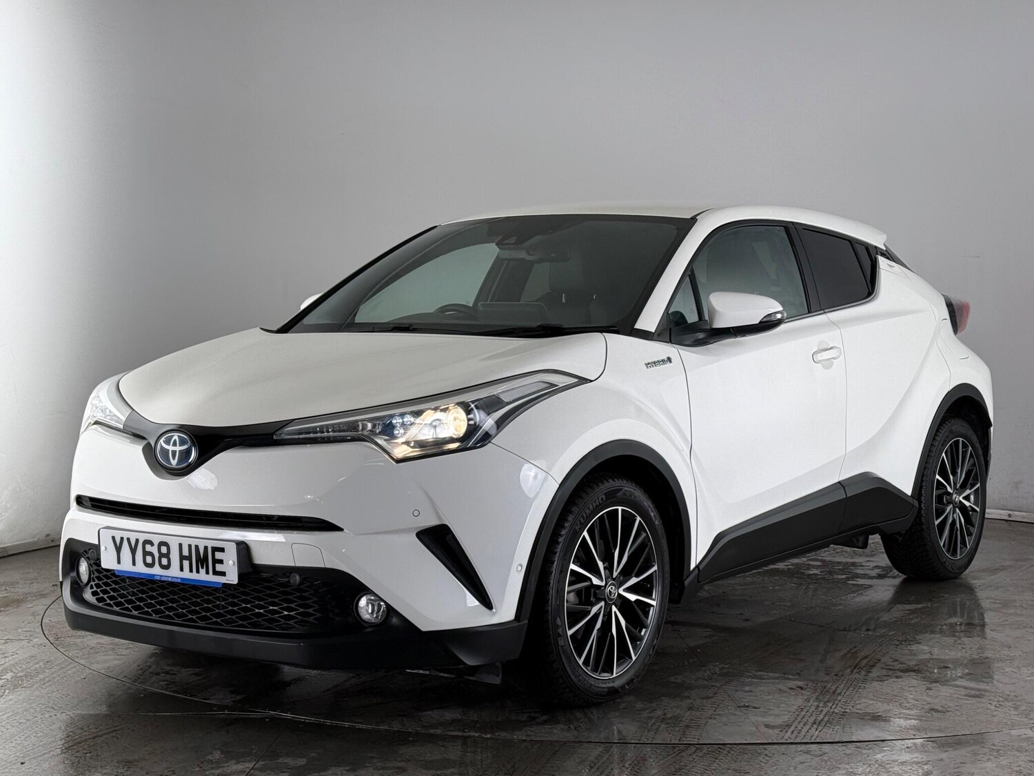 Used Toyota C-HR 2018 for sale - 77359349: Photo 3