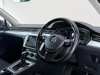 Used Volkswagen Passat 2019 for sale - 79658520: Photo