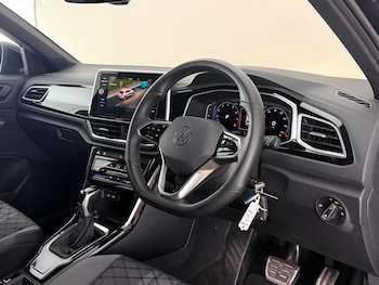Used Volkswagen T-Roc 2022 for sale - 78609585: Photo