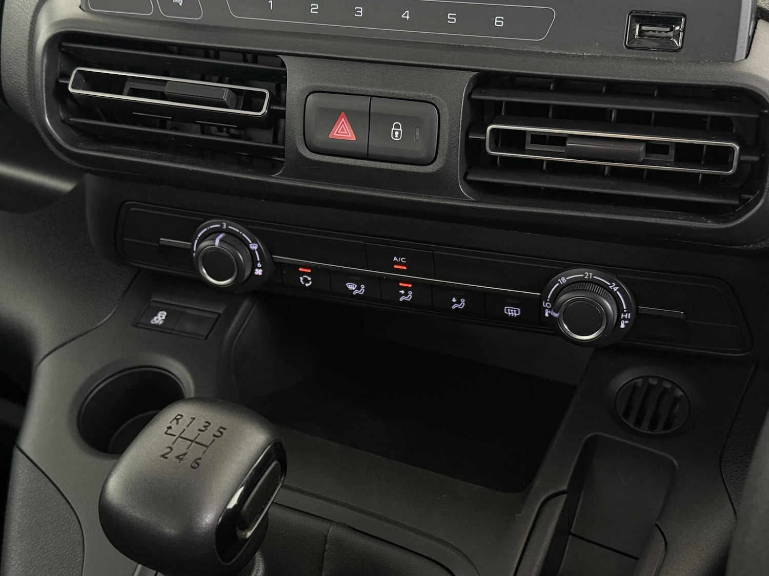 Used Vauxhall Combo Life 2022 for sale - 76467154: Photo 34