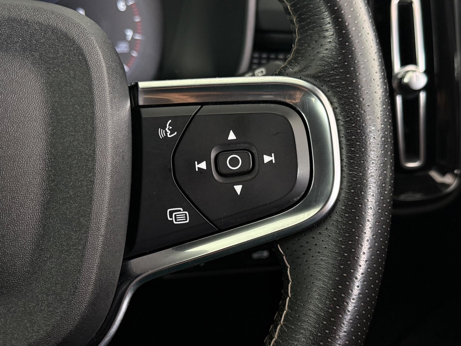 Used Volvo XC40 2021 for sale - 77182530: Photo 24