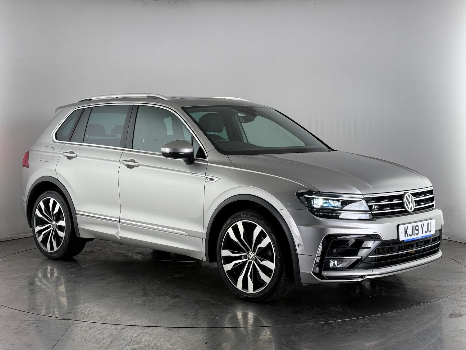 Used Volkswagen Tiguan 2019 for sale - 76467142: Photo 1