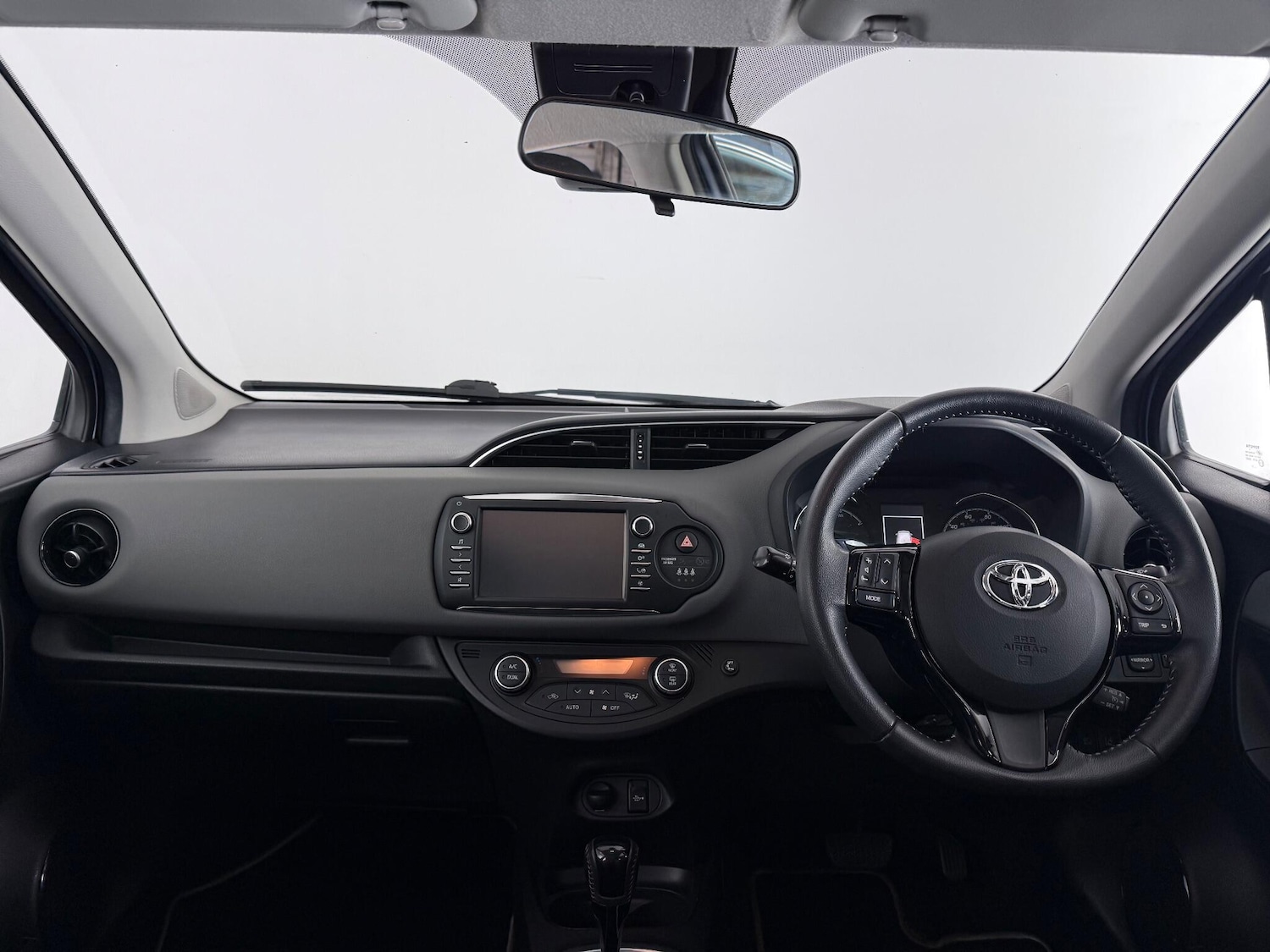 Used Toyota Yaris 2017 for sale - 77182437: Photo 12