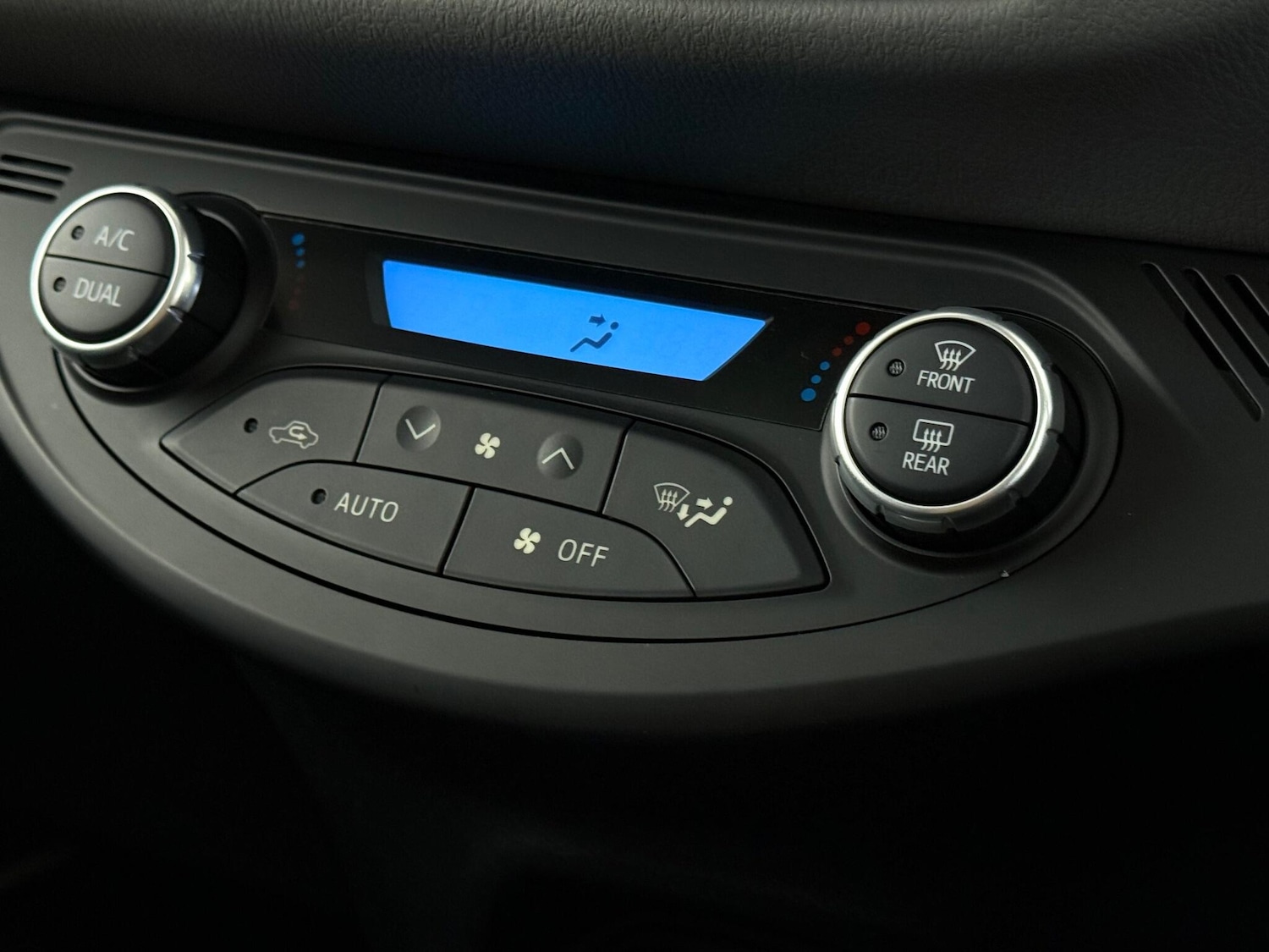 Used Toyota Yaris 2017 for sale - 77182437: Photo 24