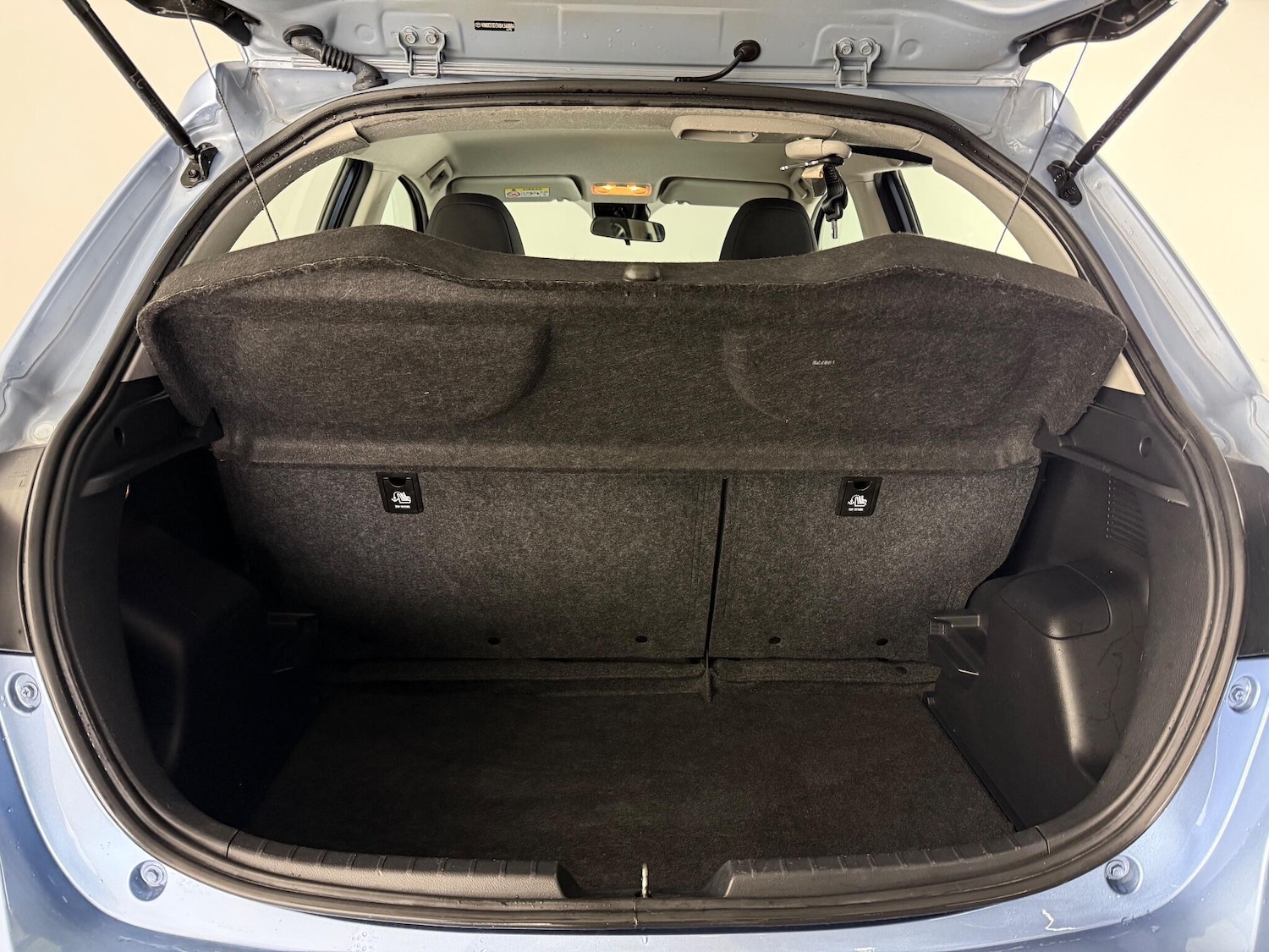 Used Toyota Yaris 2017 for sale - 77182437: Photo 8