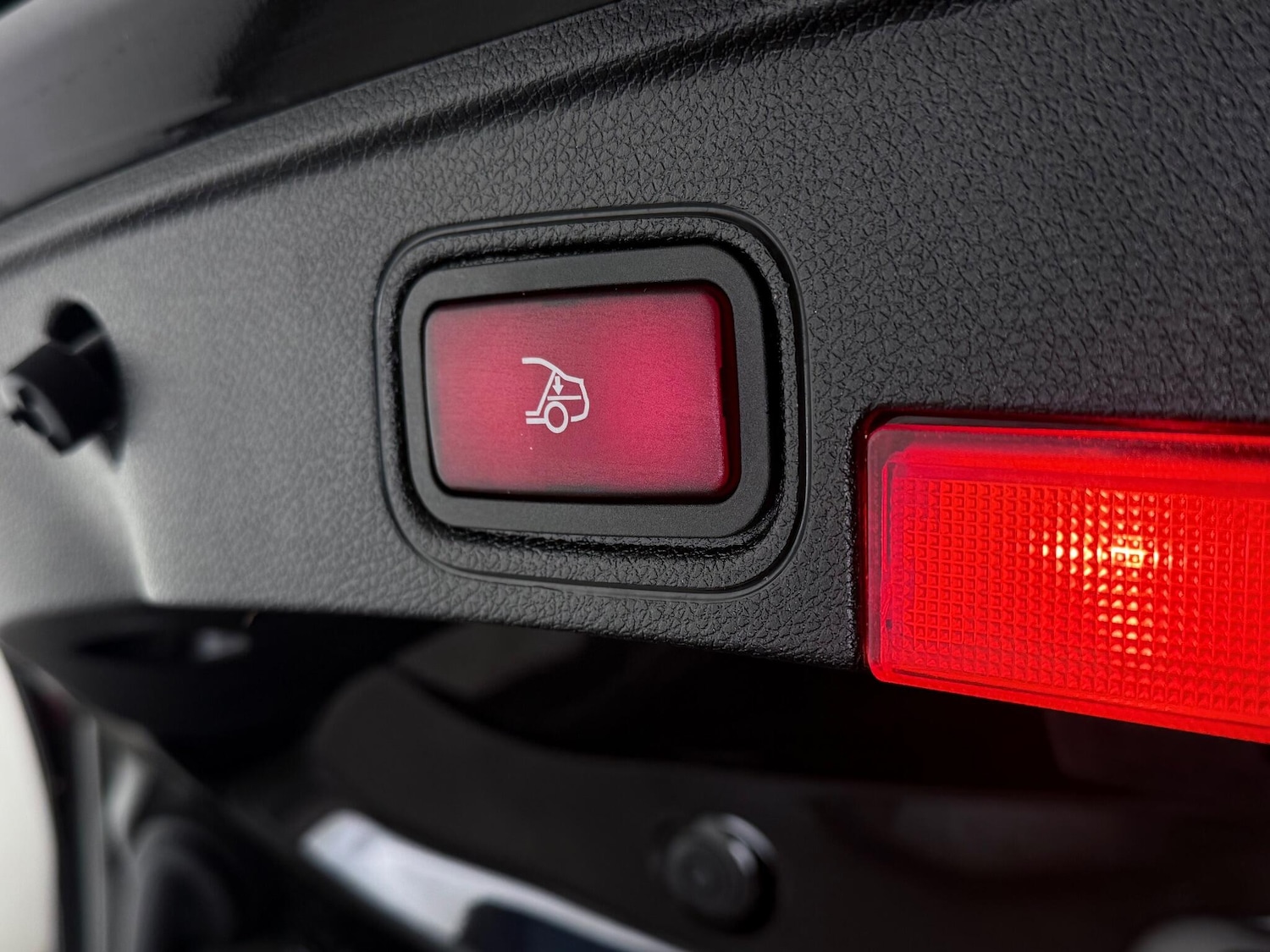 Used Mercedes-Benz C Class 2018 for sale - 77183065: Photo 11