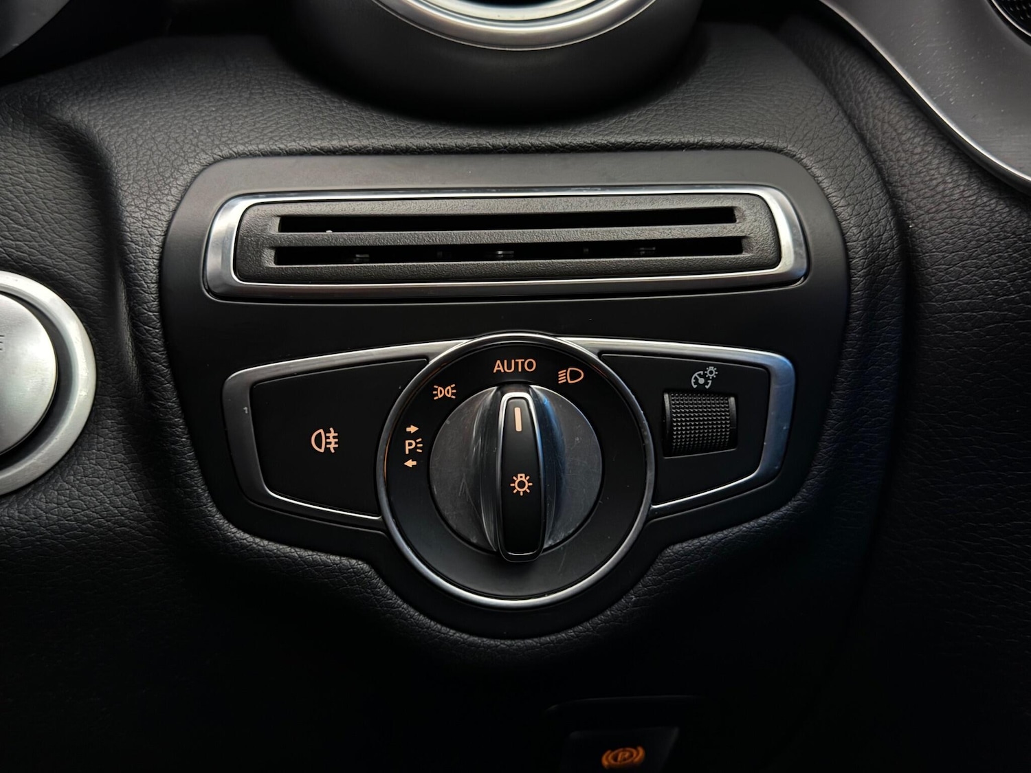 Used Mercedes-Benz C Class 2018 for sale - 77183065: Photo 25