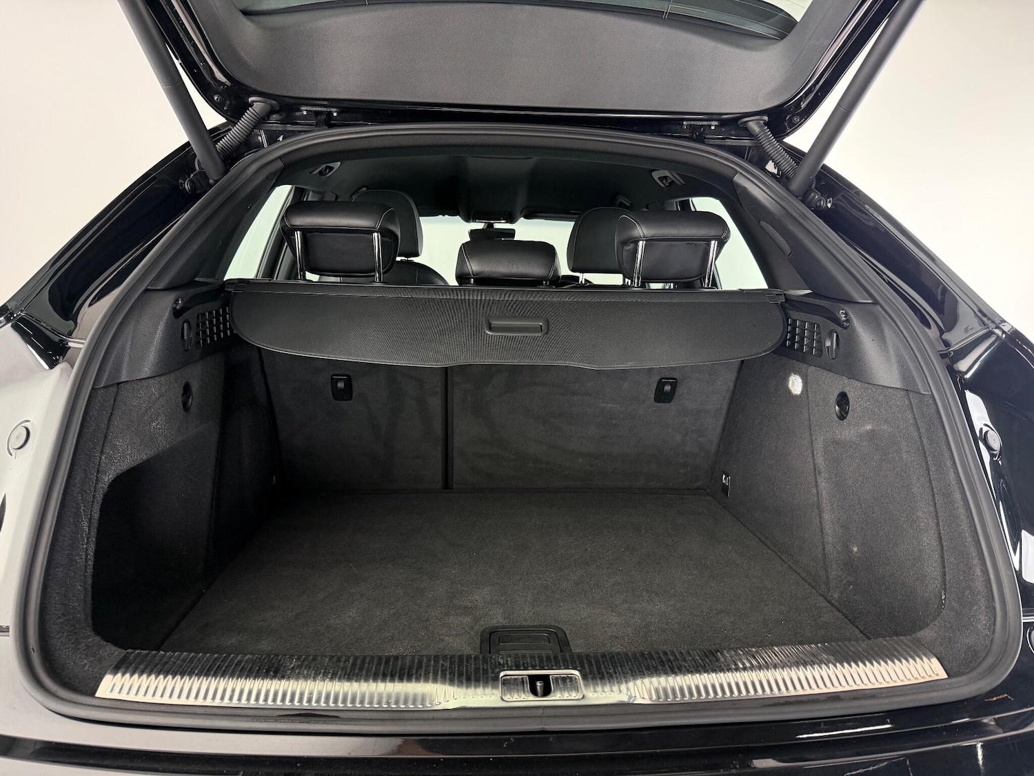 Used Audi Q3 2017 for sale - 76466878: Photo 13