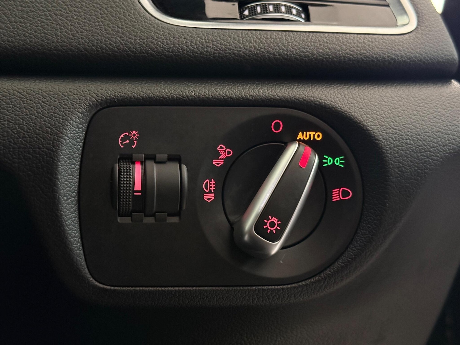 Used Audi Q3 2017 for sale - 76466878: Photo 28