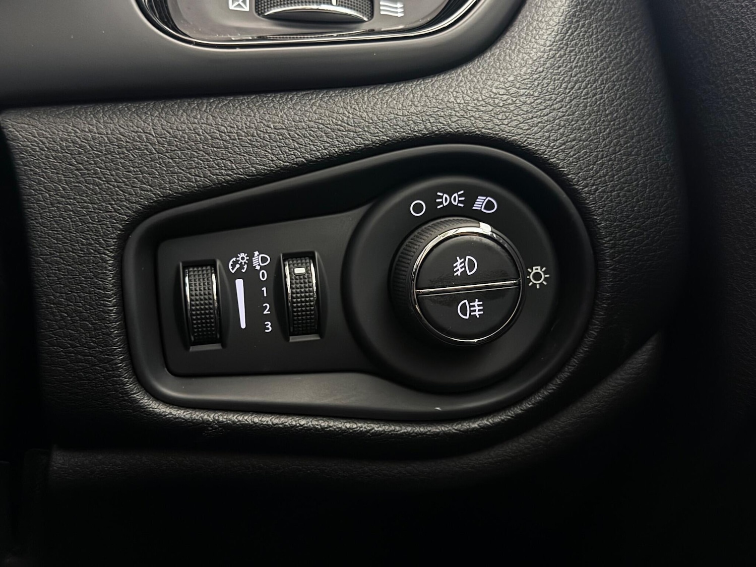 Used Jeep Renegade 2020 for sale - 77217618: Photo 18